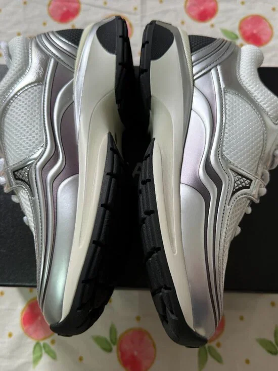 Chanel White Sneakers Sz38 - Picture 3 of 6